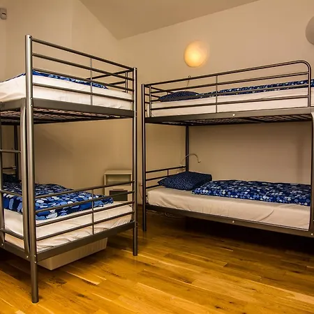 Hostel Onefam Miru Prága