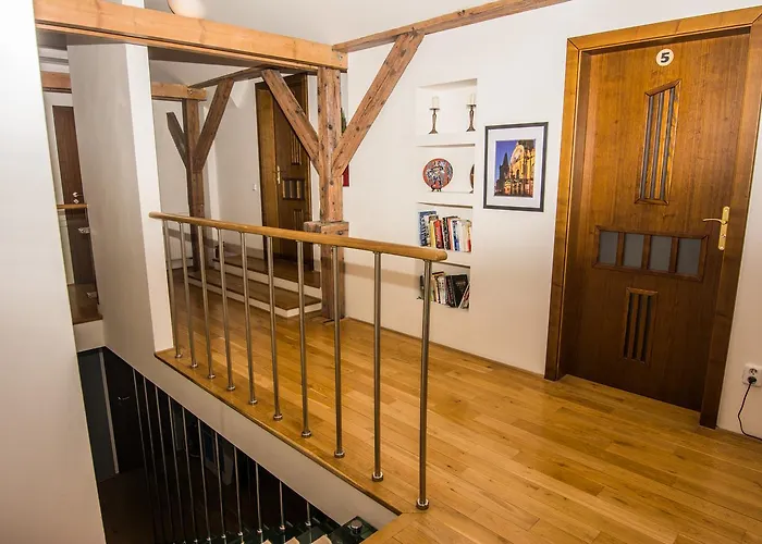 Hostel One Míru