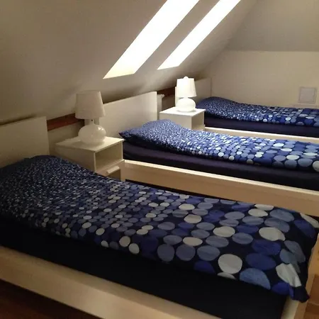 Hostel Onefam Miru Prague