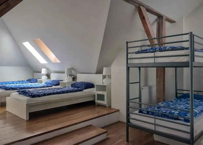 Onefam Míru Albergue Praga